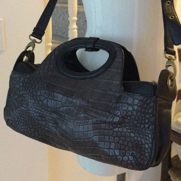 Croc embossed charcoal leather handbag - Picture 3 of 5